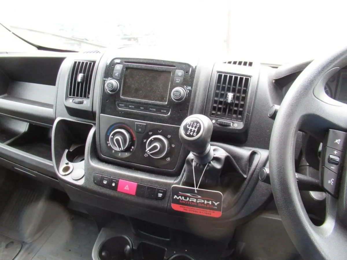 Peugeot Boxer 2.0 Bluehdi 335 Professional Panel - Image 4