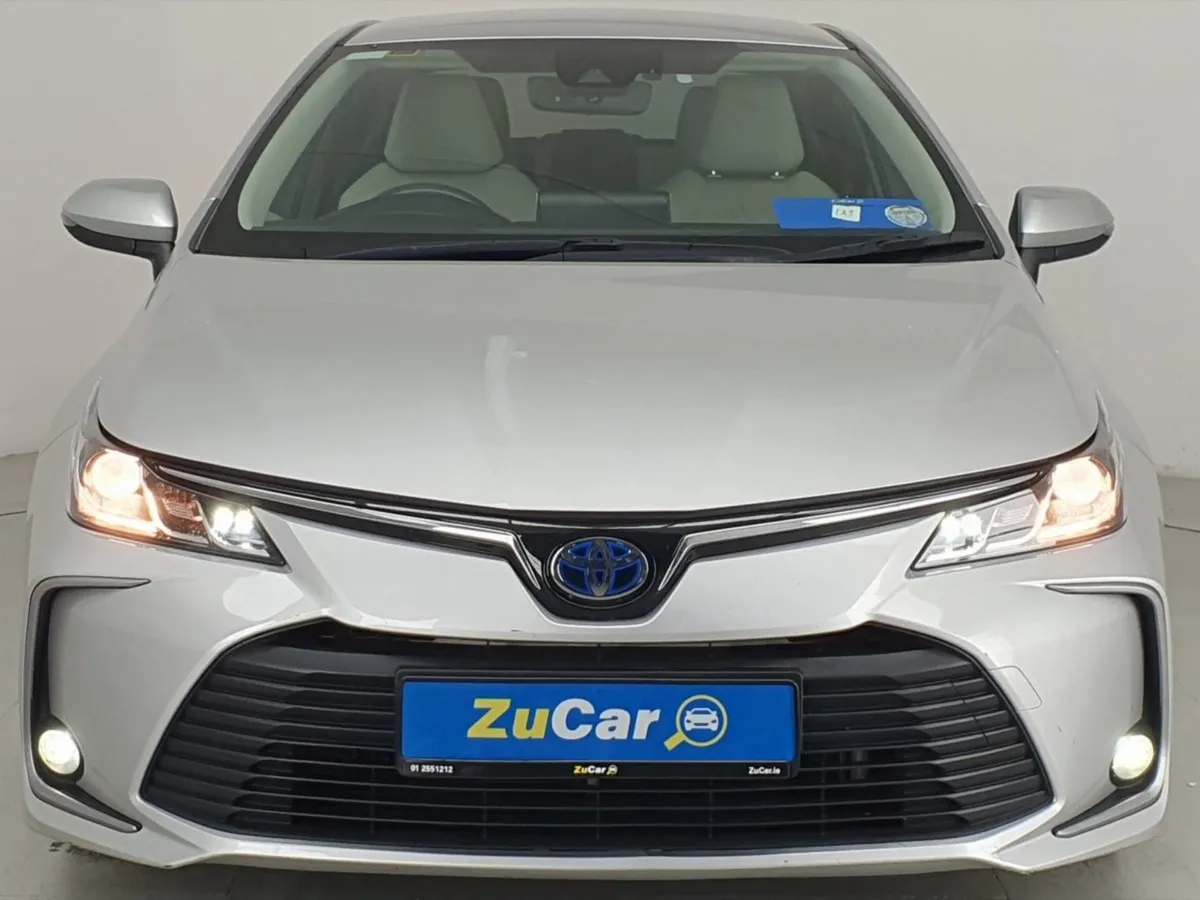 Toyota Corolla  123 1.8 Hybrid Luna Sport Saloon - Image 3