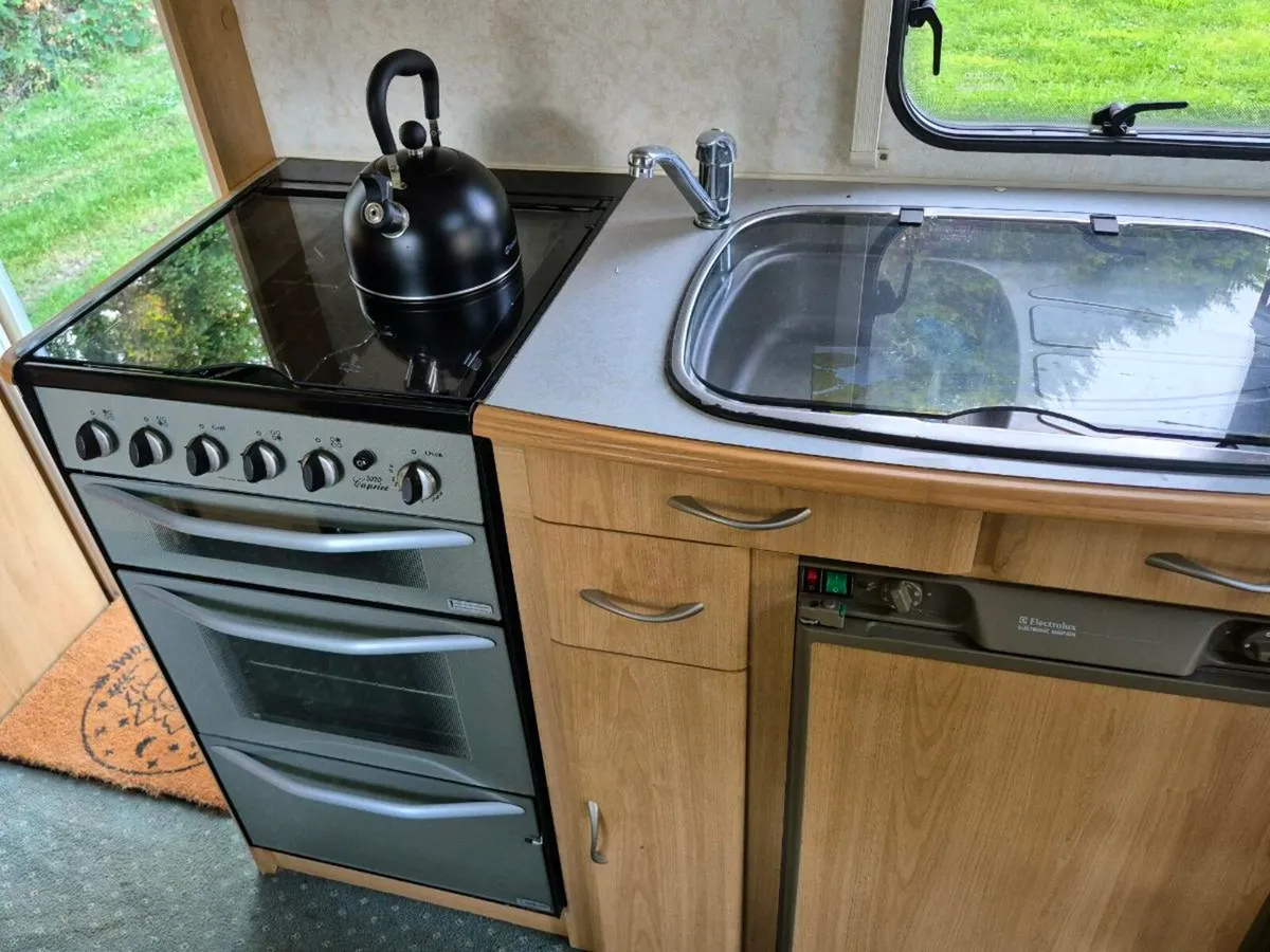 Caravan - Image 3