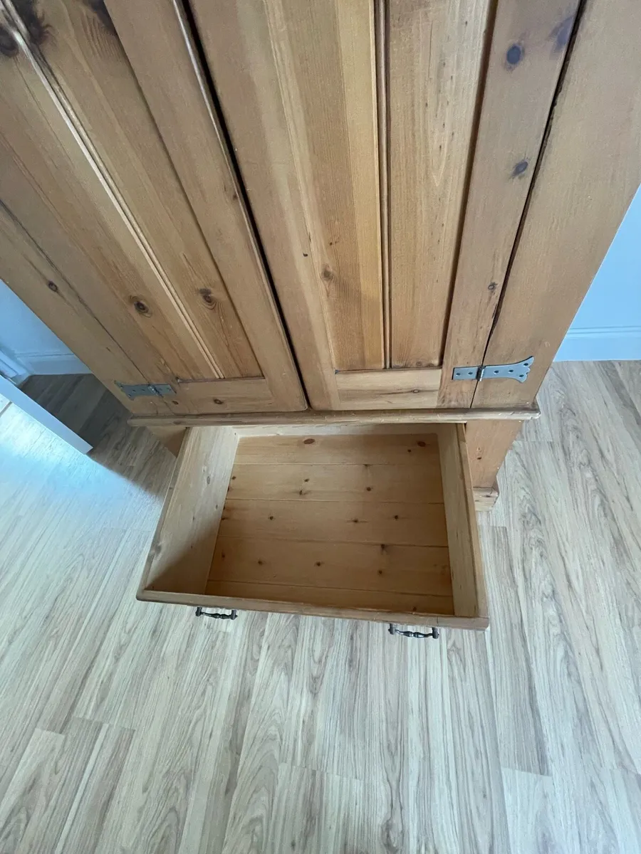 Solid pine wardrobe - Image 2