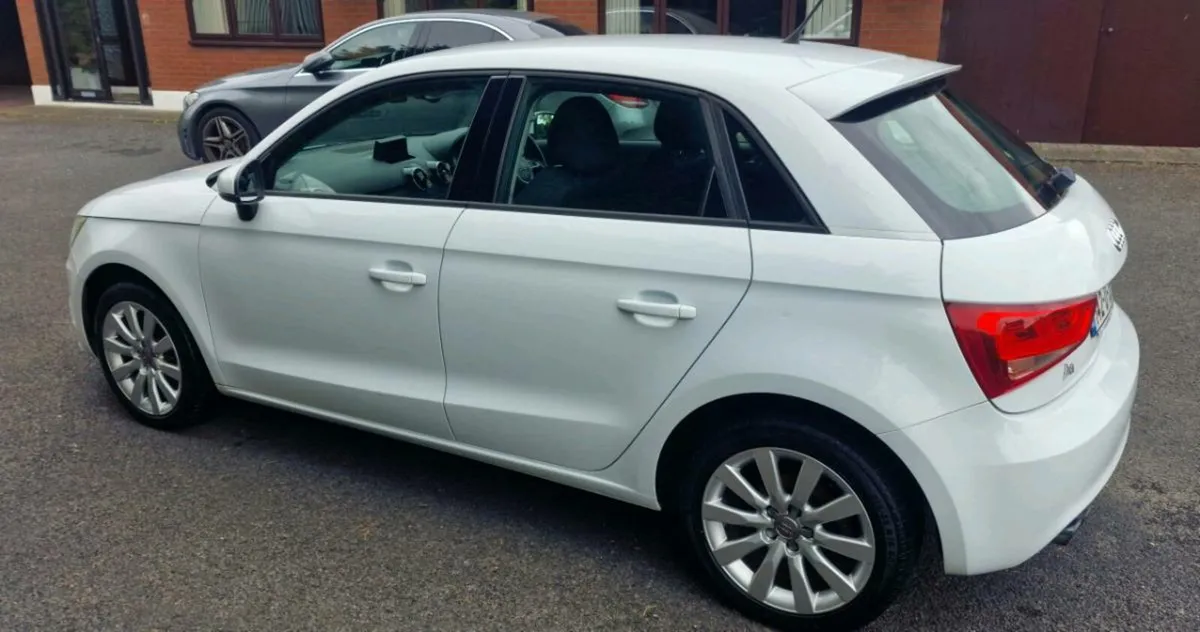 Audi A1 TFSI 1.4 AUTO - Image 3