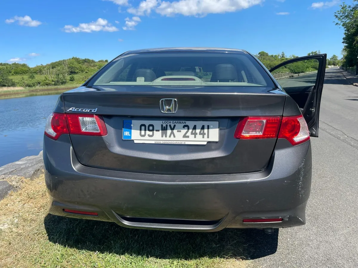 Honda Accord 2009 - Image 4