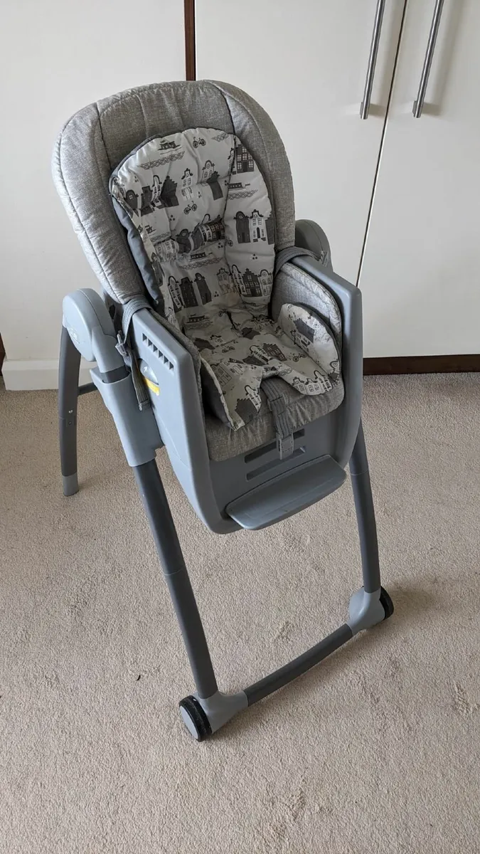 High chair - Image 1