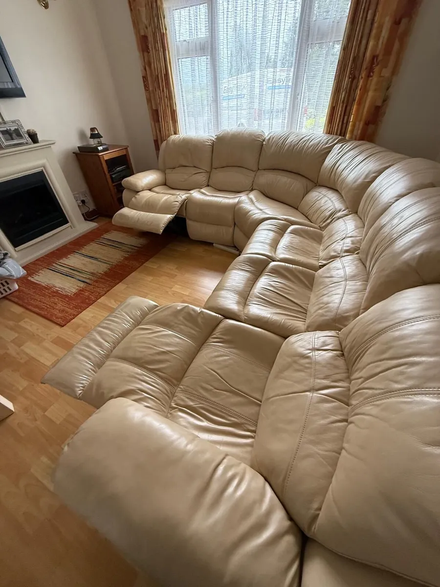 Corner cream couch - Image 3