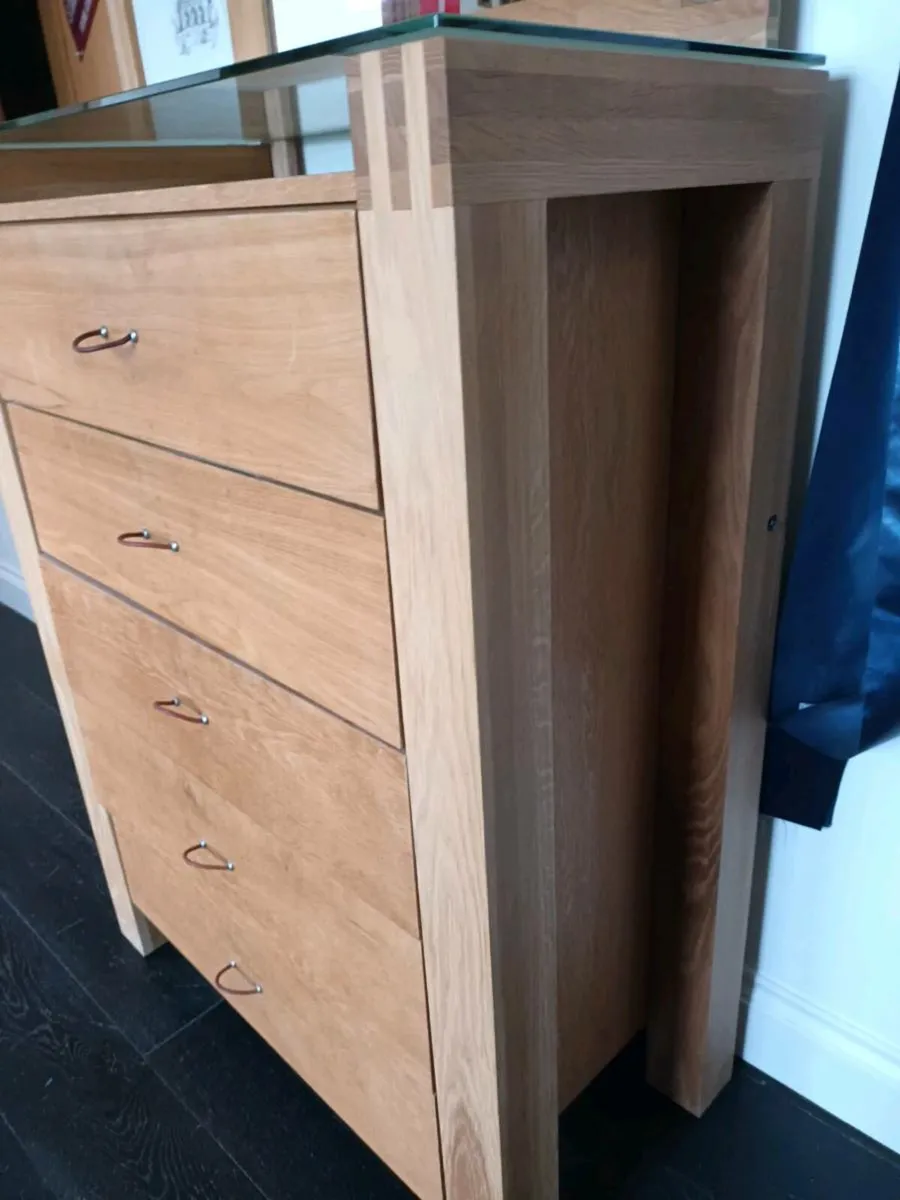 Solid Oak Chest of drawers - Image 2