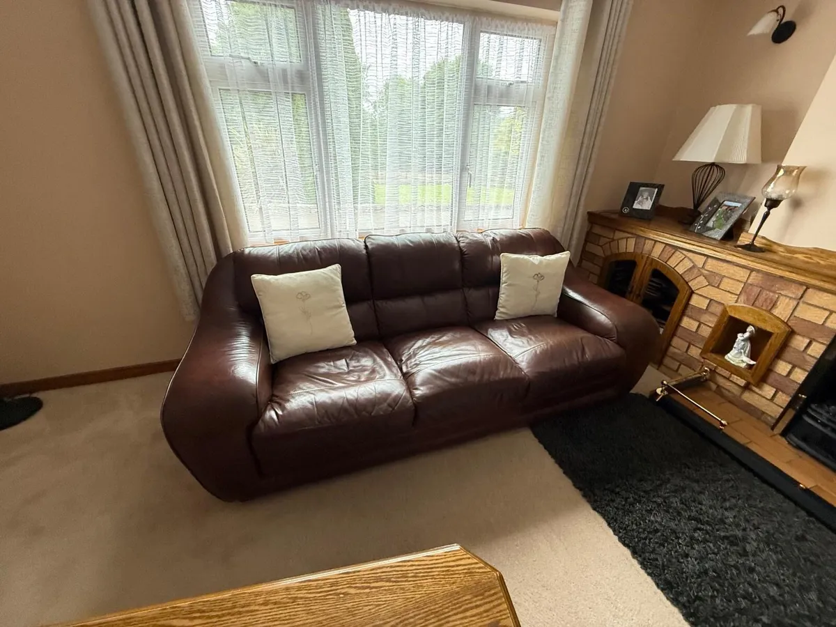 Brown couches 3 seater and 2 seater - Image 3