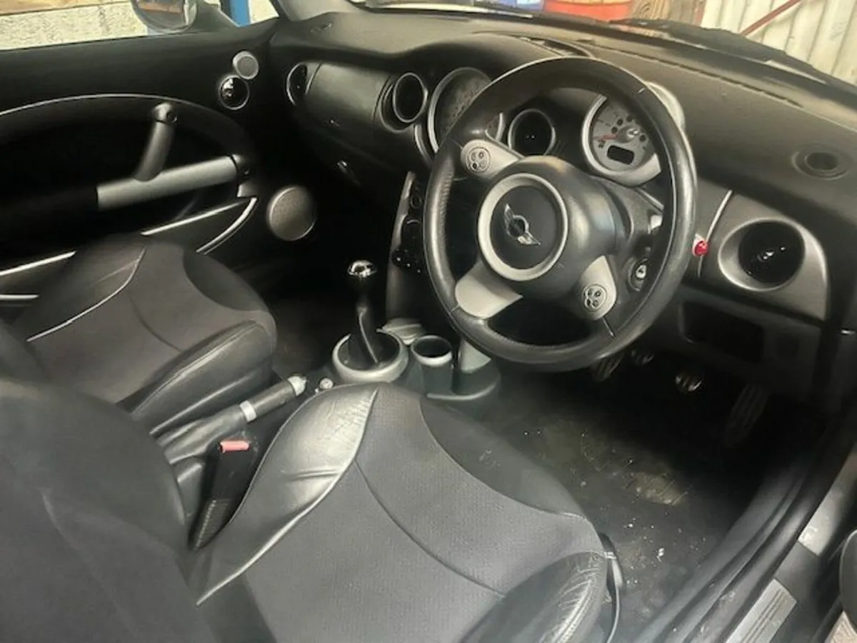 Mini Cooper 2004 - Image 2