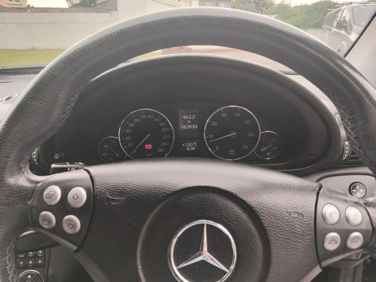 Mercedes-Benz C-Class 2008 - Image 4