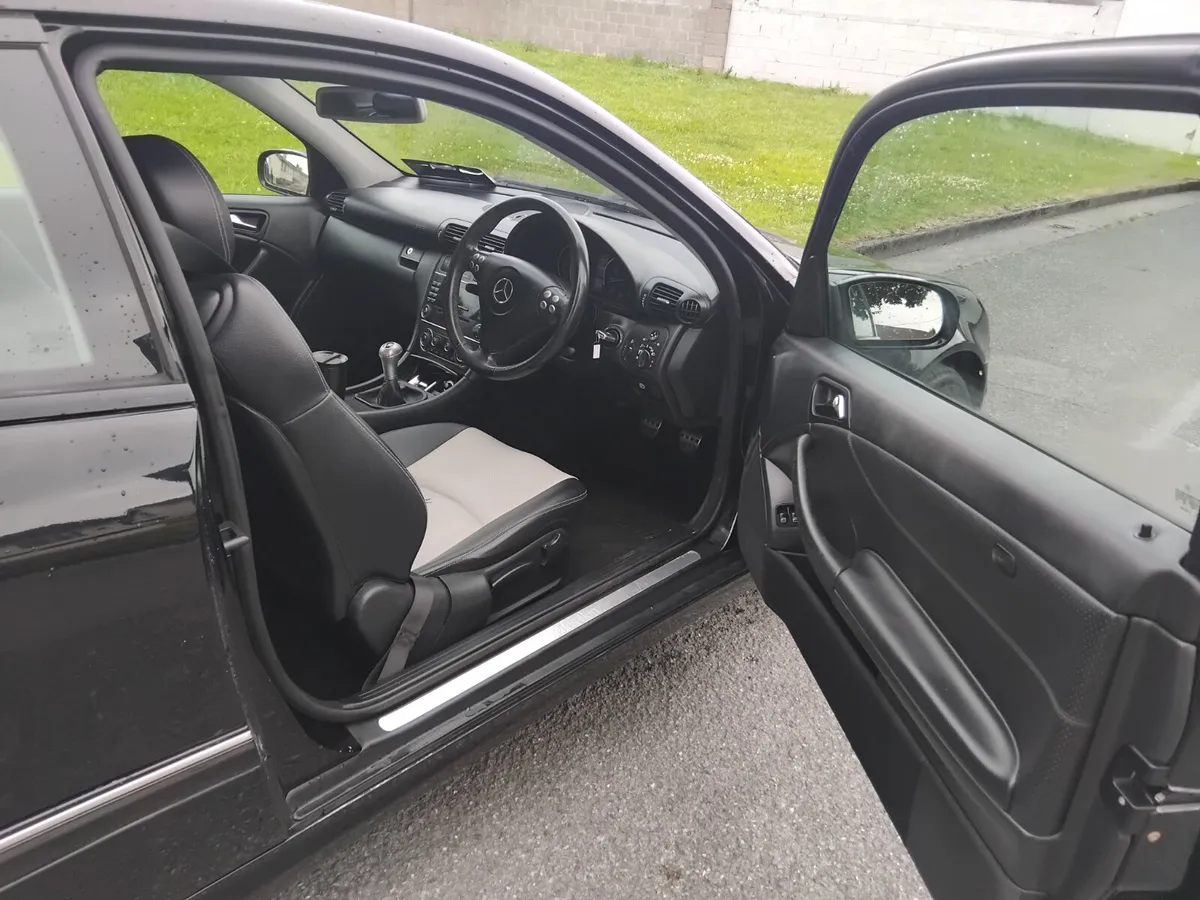 Mercedes-Benz C-Class 2008 - Image 3