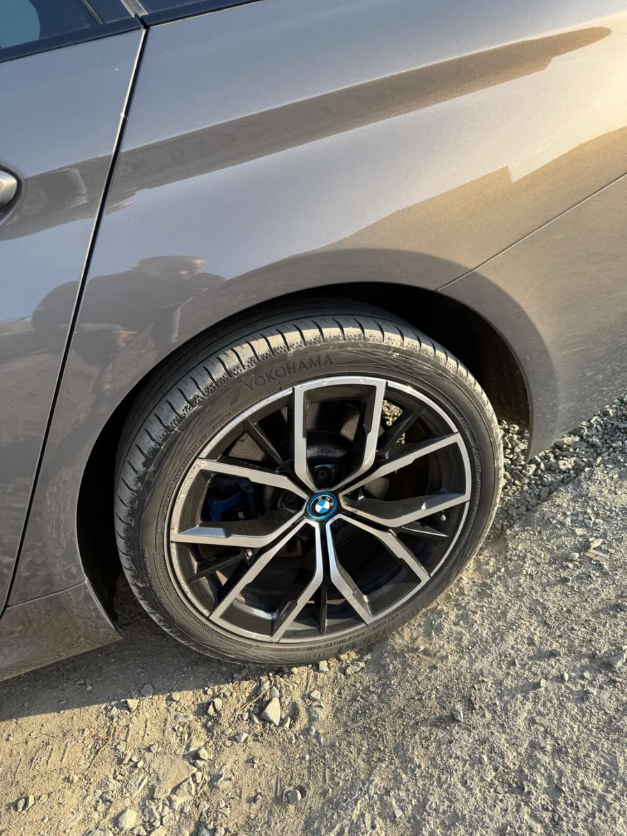 BMW 530e M-Sport Touring - Image 4