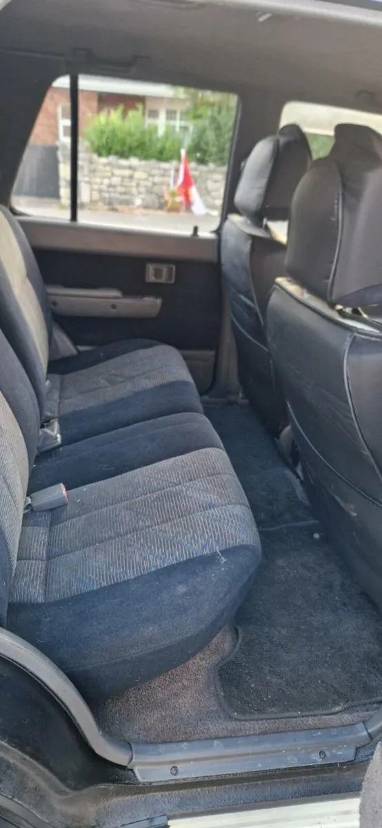 Toyota Hilux Surf 3.0 Automatic - Image 2