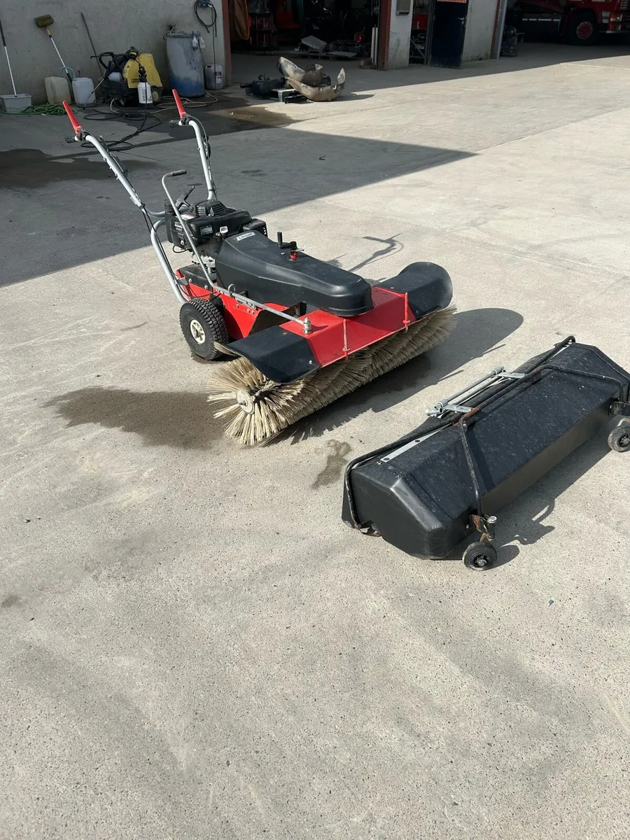 Petrol sweeper - Image 1