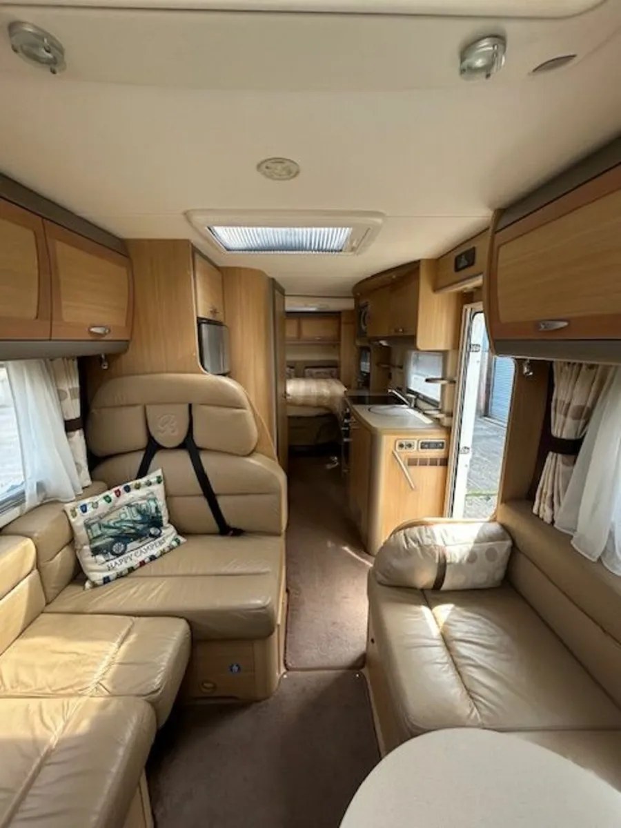 Bessacarr E769 - 2010 - 4 Berth - Island Bed - Image 3