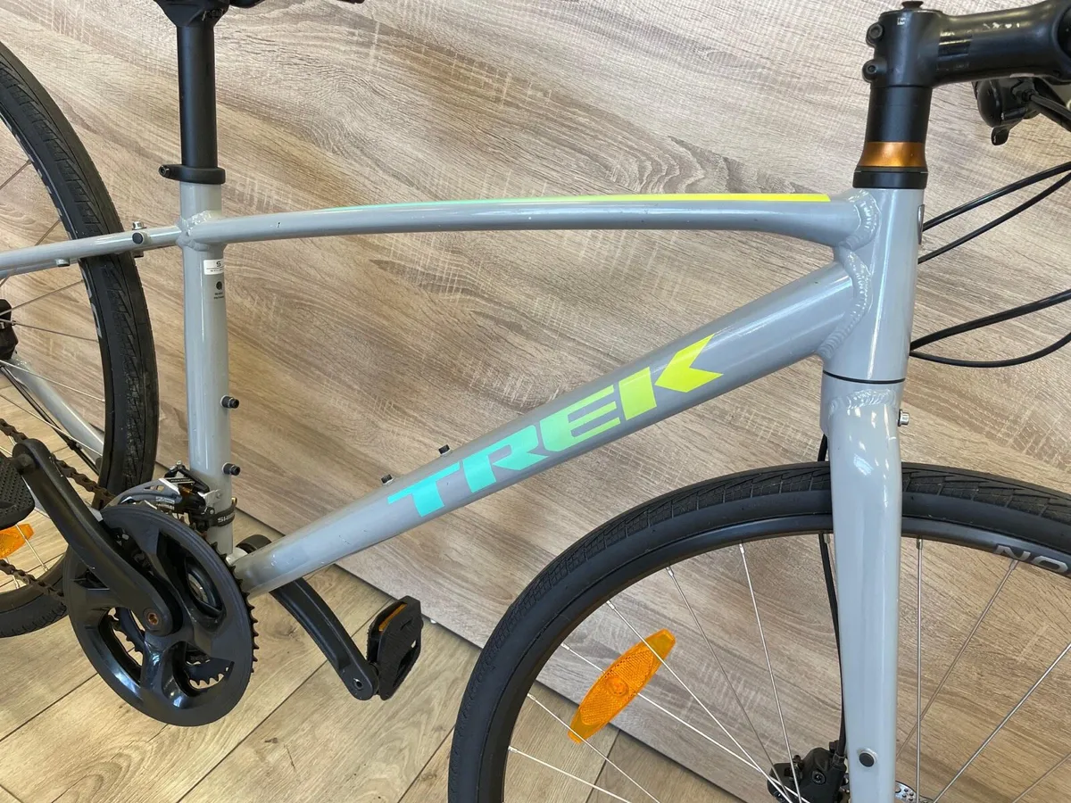 Trek fx2 (like new) - Image 2