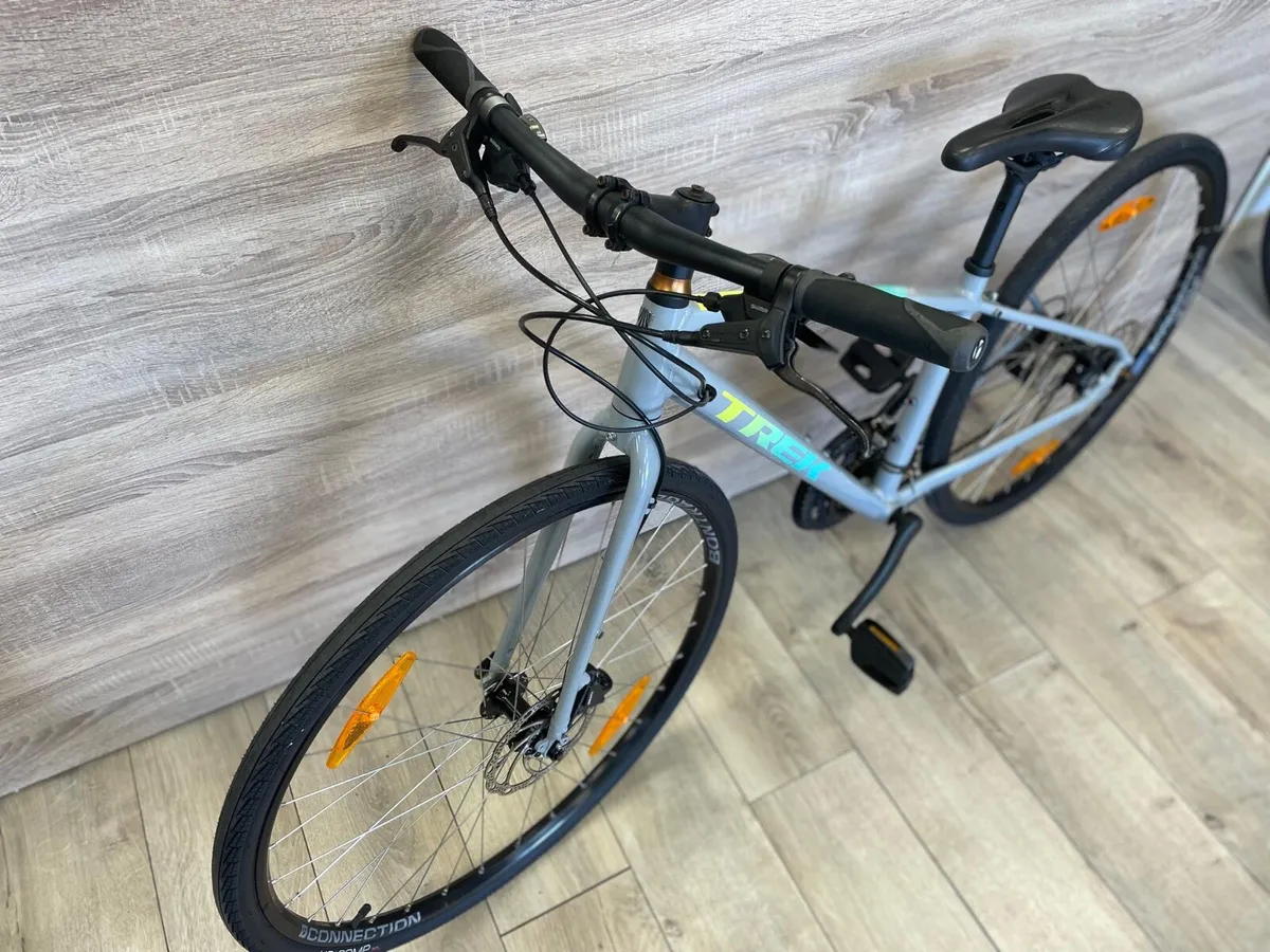 Trek fx2 (like new) - Image 4