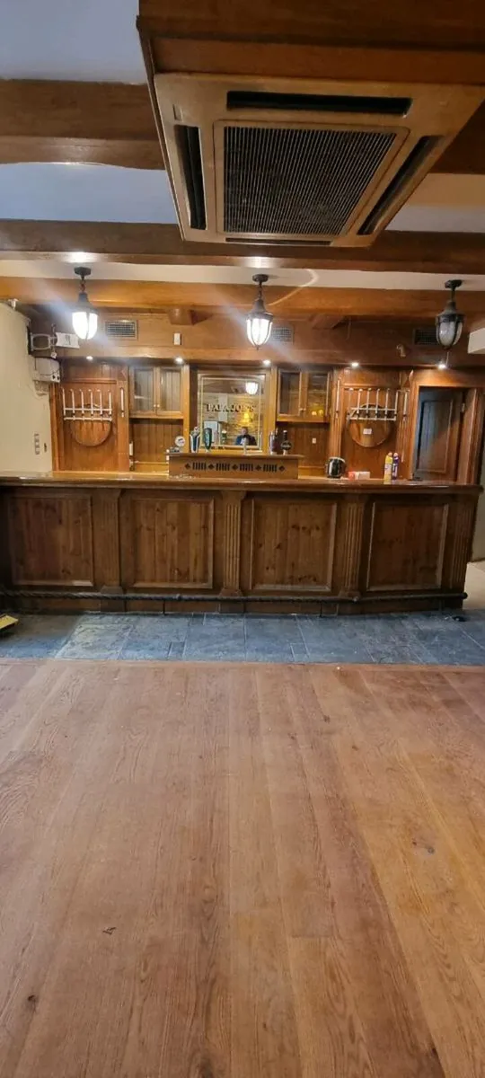 Bar and furniture - Image 1