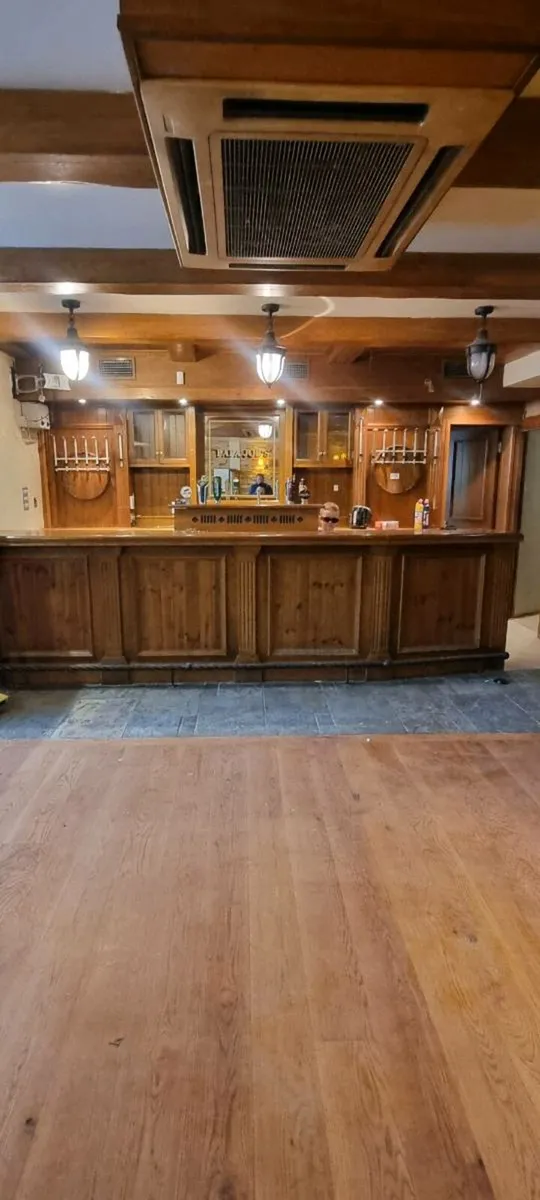Bar and furniture - Image 2