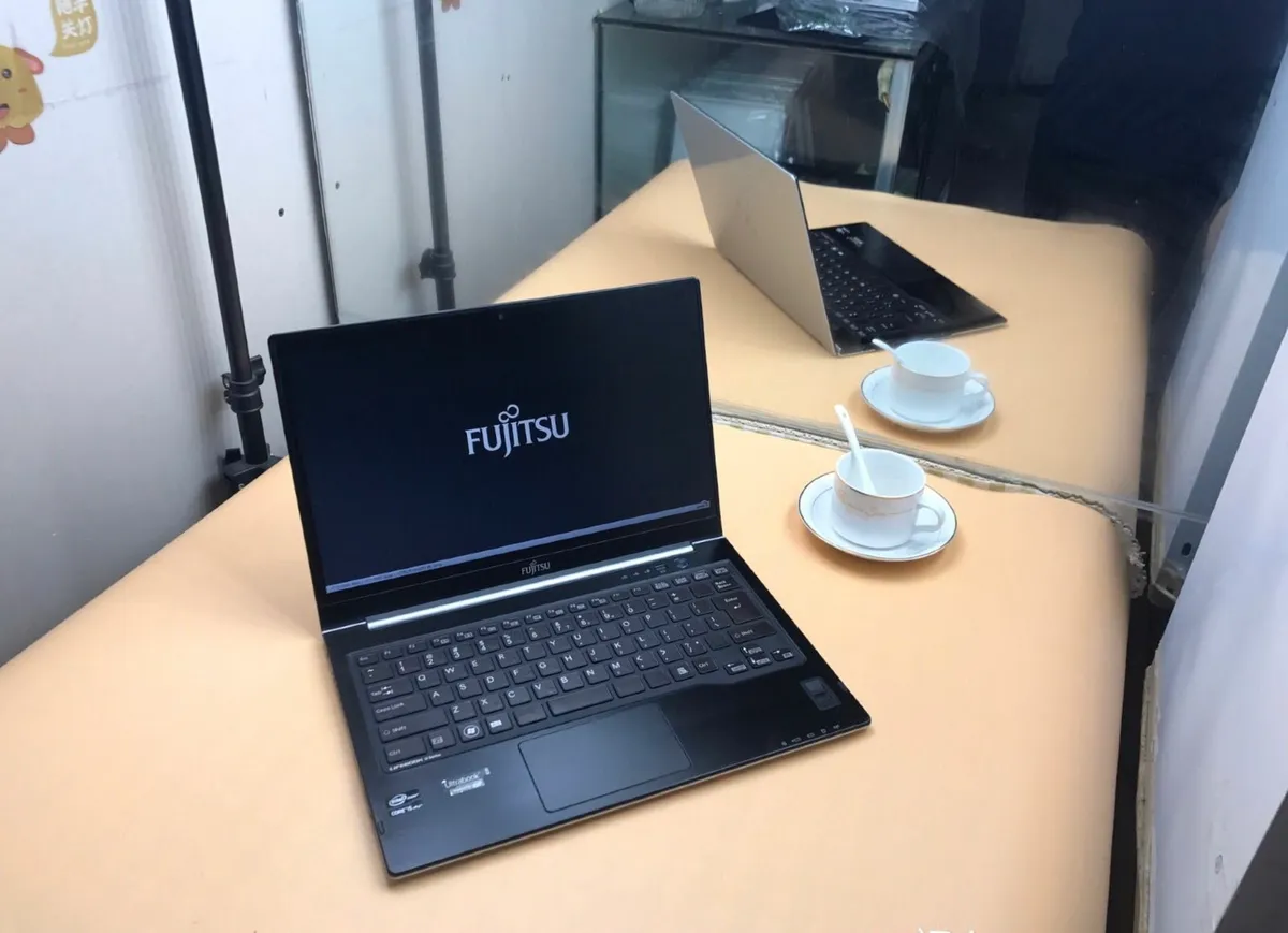Intel i5 128GB SSD Fujitsu LifeBook U772 Ultrabook - Image 4