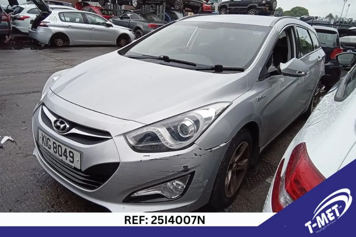 2011 HYUNDAI I40 BREAKING FOR PARTS - Image 1