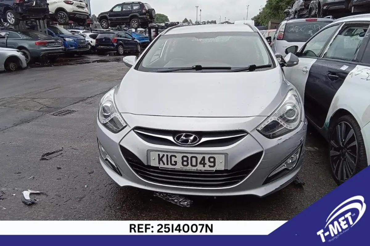 2011 HYUNDAI I40 BREAKING FOR PARTS - Image 2