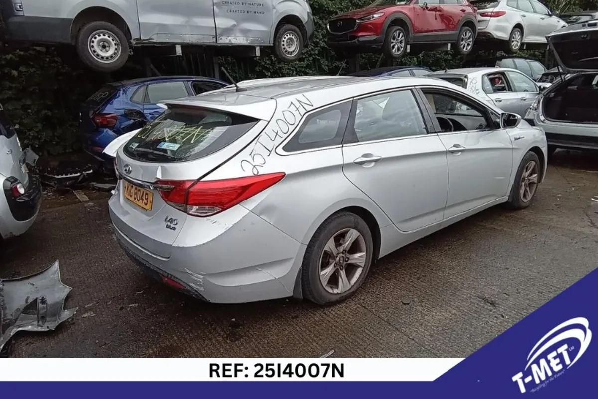 2011 HYUNDAI I40 BREAKING FOR PARTS - Image 4