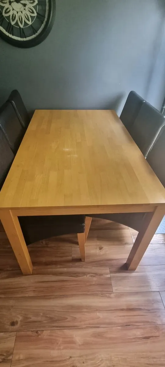 Kitchen table and chairs - Image 2
