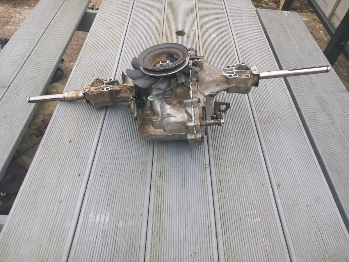 Hydro-gear hydrostatic T2 transmission for sale - Image 3
