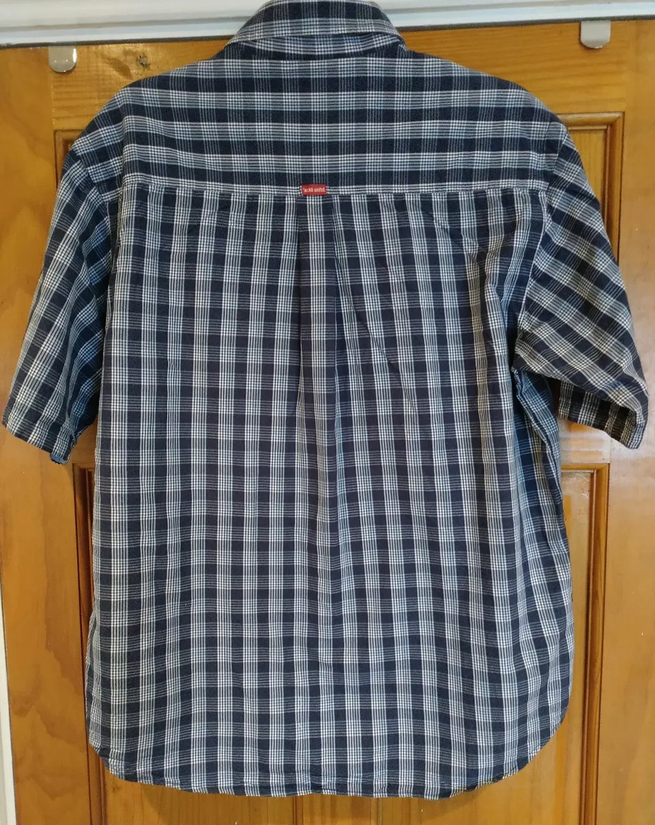Marc Ecko Unltd S/S shirt M - Image 4