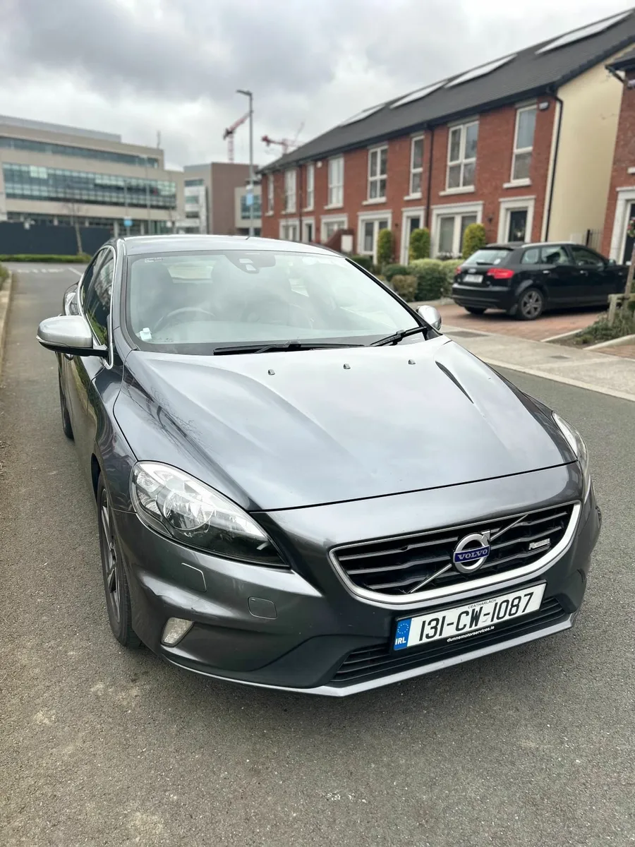 Volvo V40 2013 - Image 2