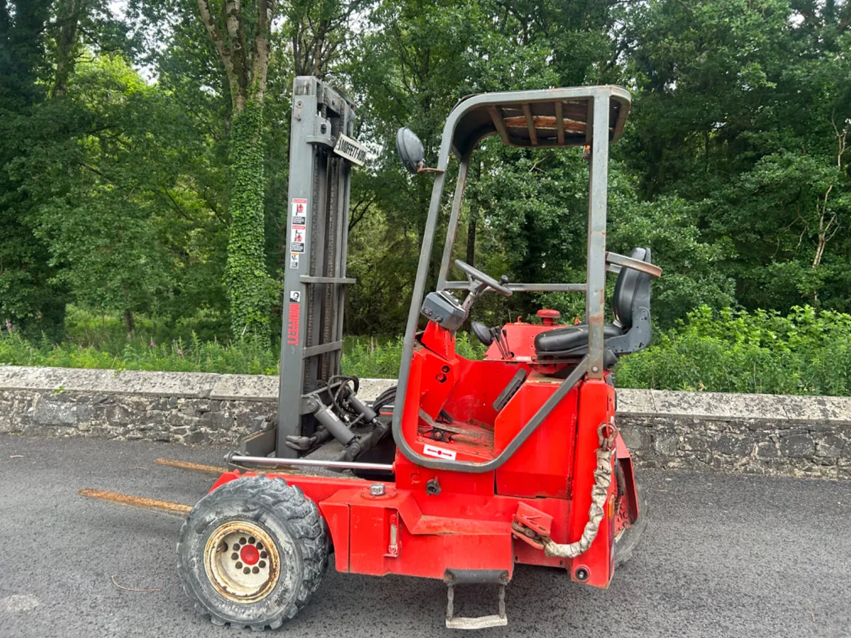 05 Moffett mounty 2.5 ton forklift - Image 2