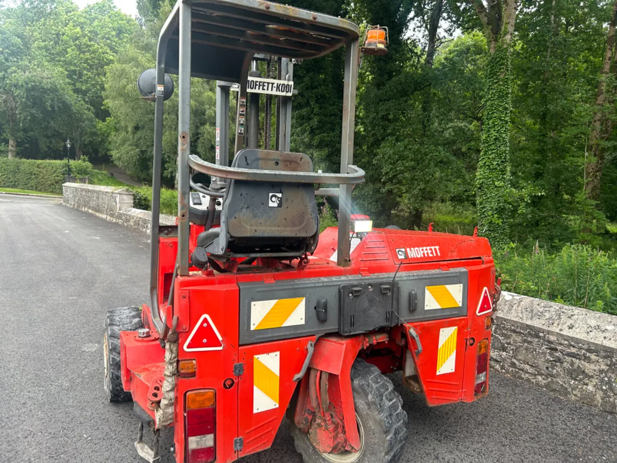 05 Moffett mounty 2.5 ton forklift - Image 4