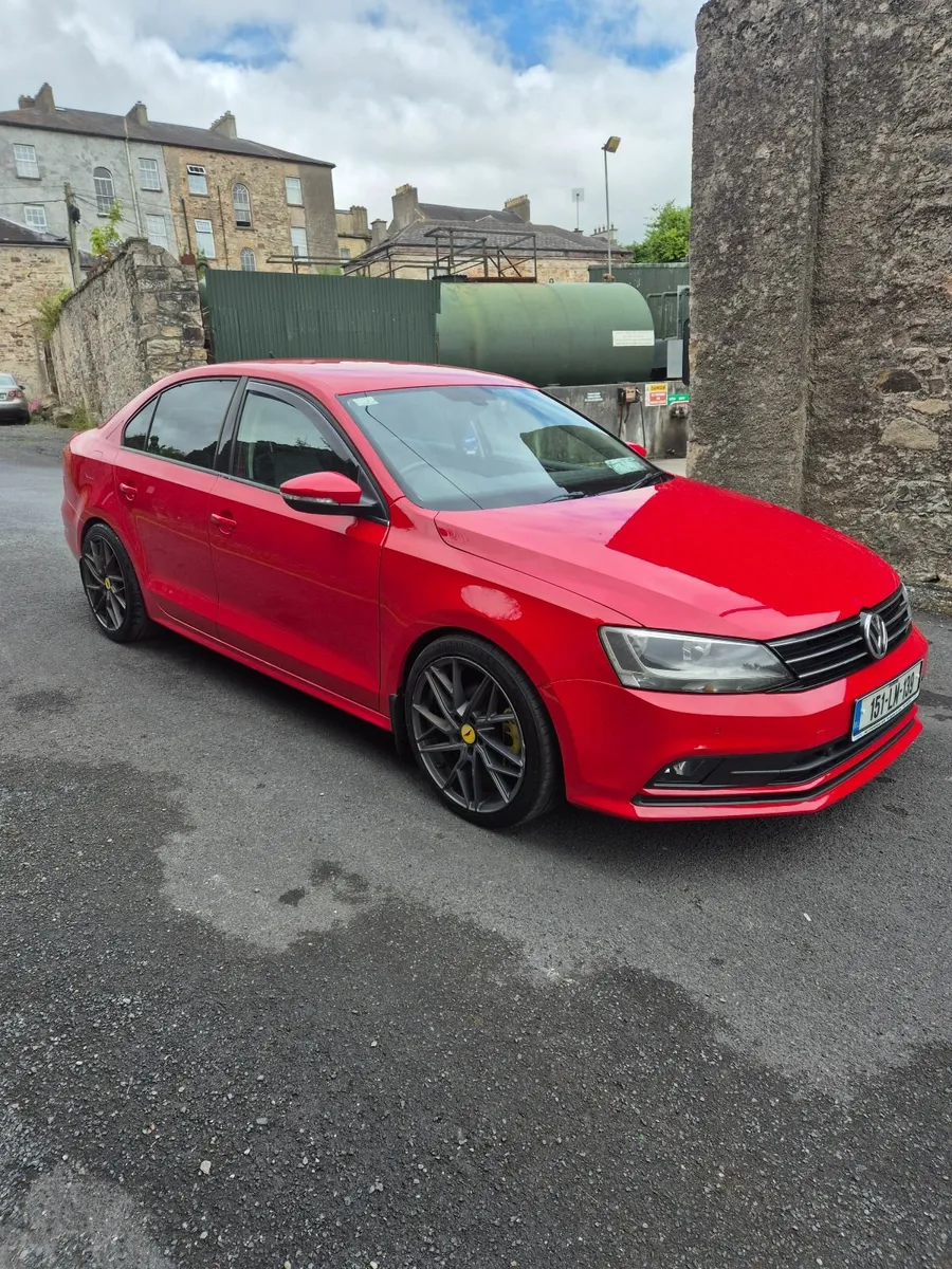 Volkswagen Jetta 2015 - Image 2