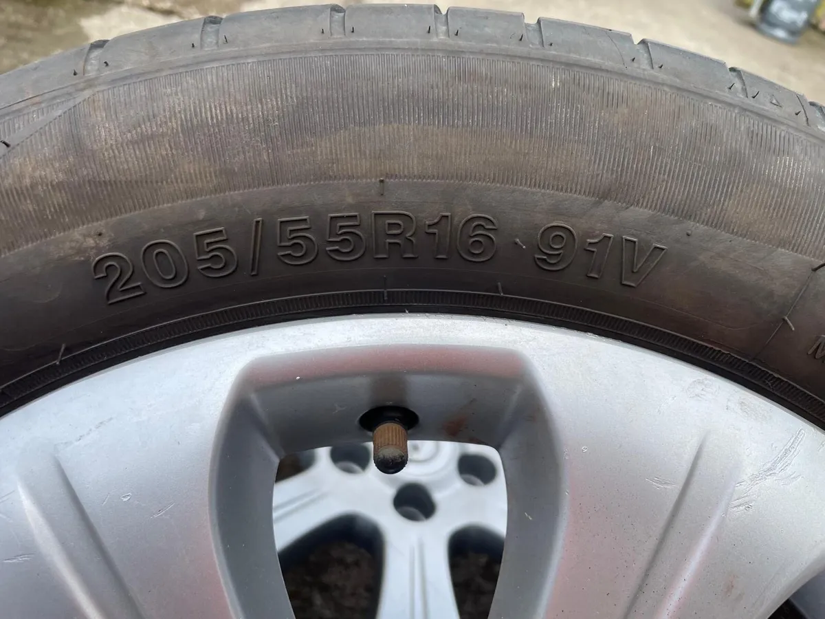 Opel Astra ; Alloy Wheels&Tyres 205/55R16 - Image 3