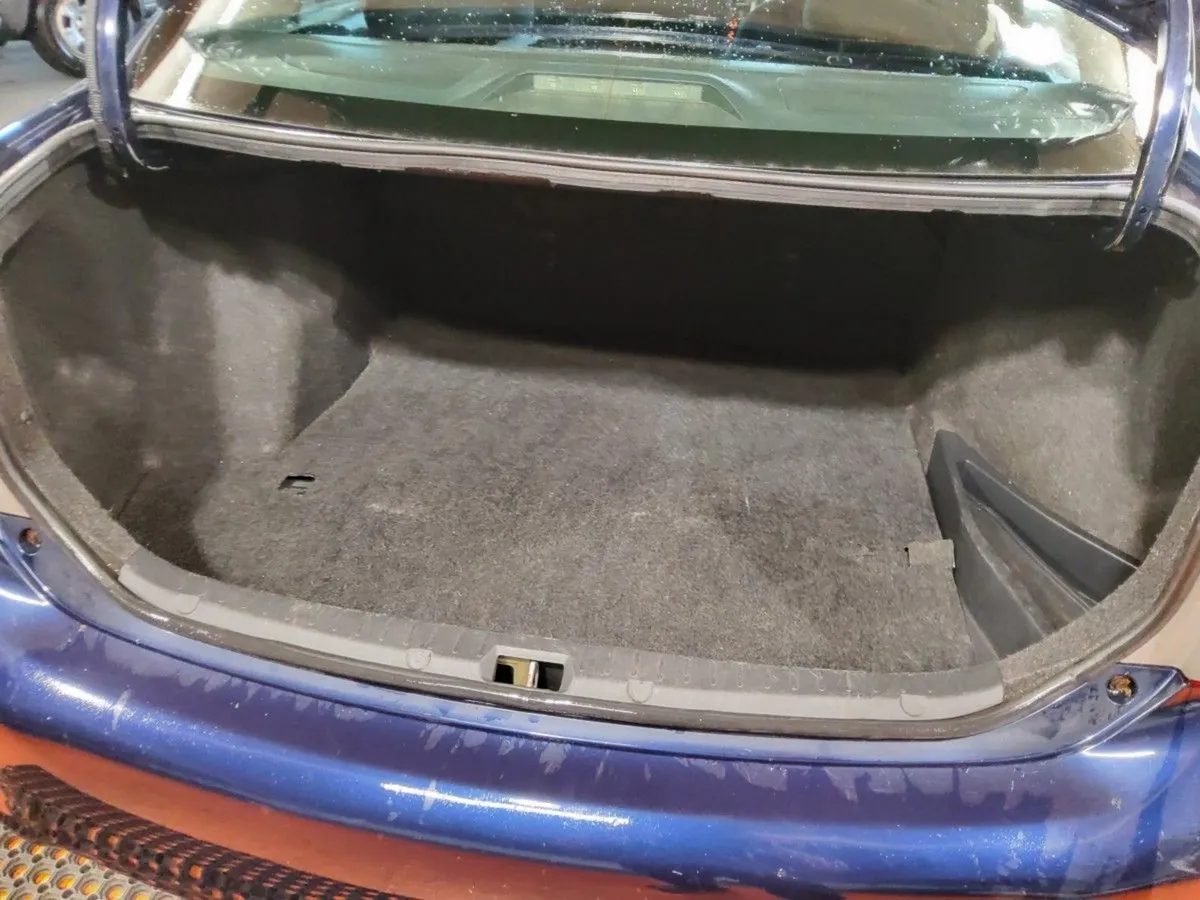 Toyota Corolla 1.4 Vvt-i 4Dr Terra - Image 3