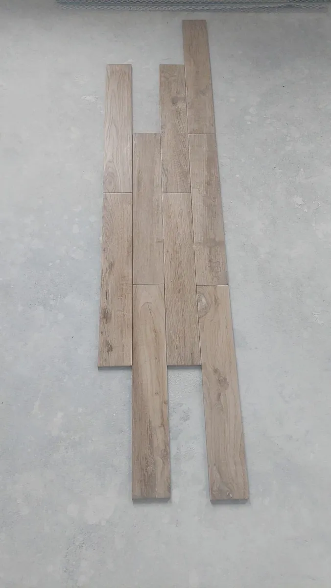 Nebraska Elm Wood Effect Tiles - Image 2