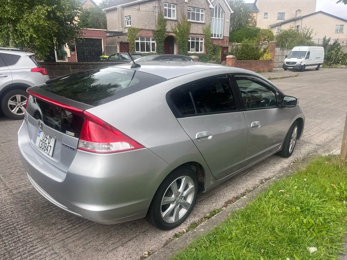 Car - Image 2