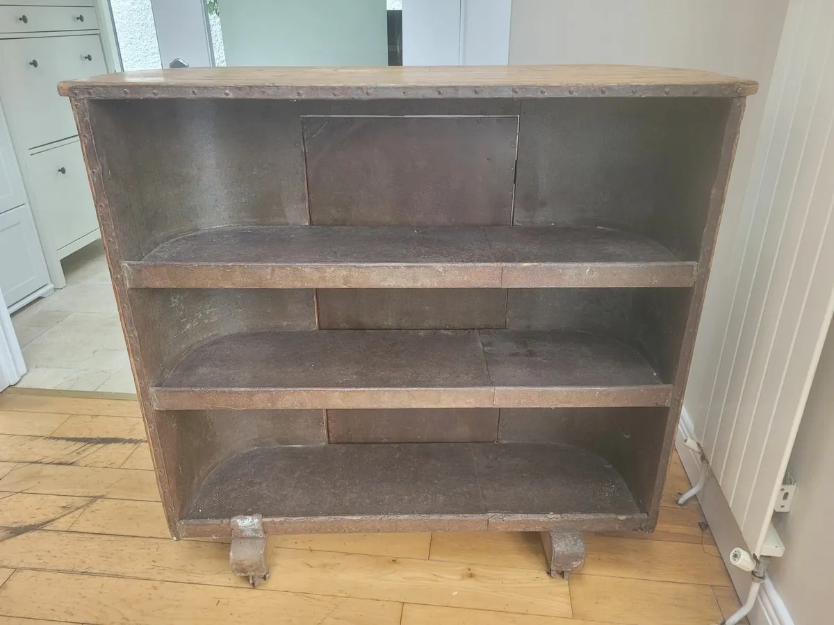 Cabinet - Image 1