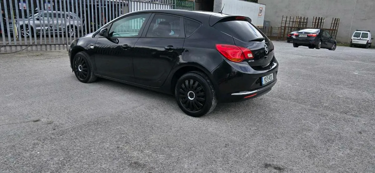 Opel Astra - Image 2