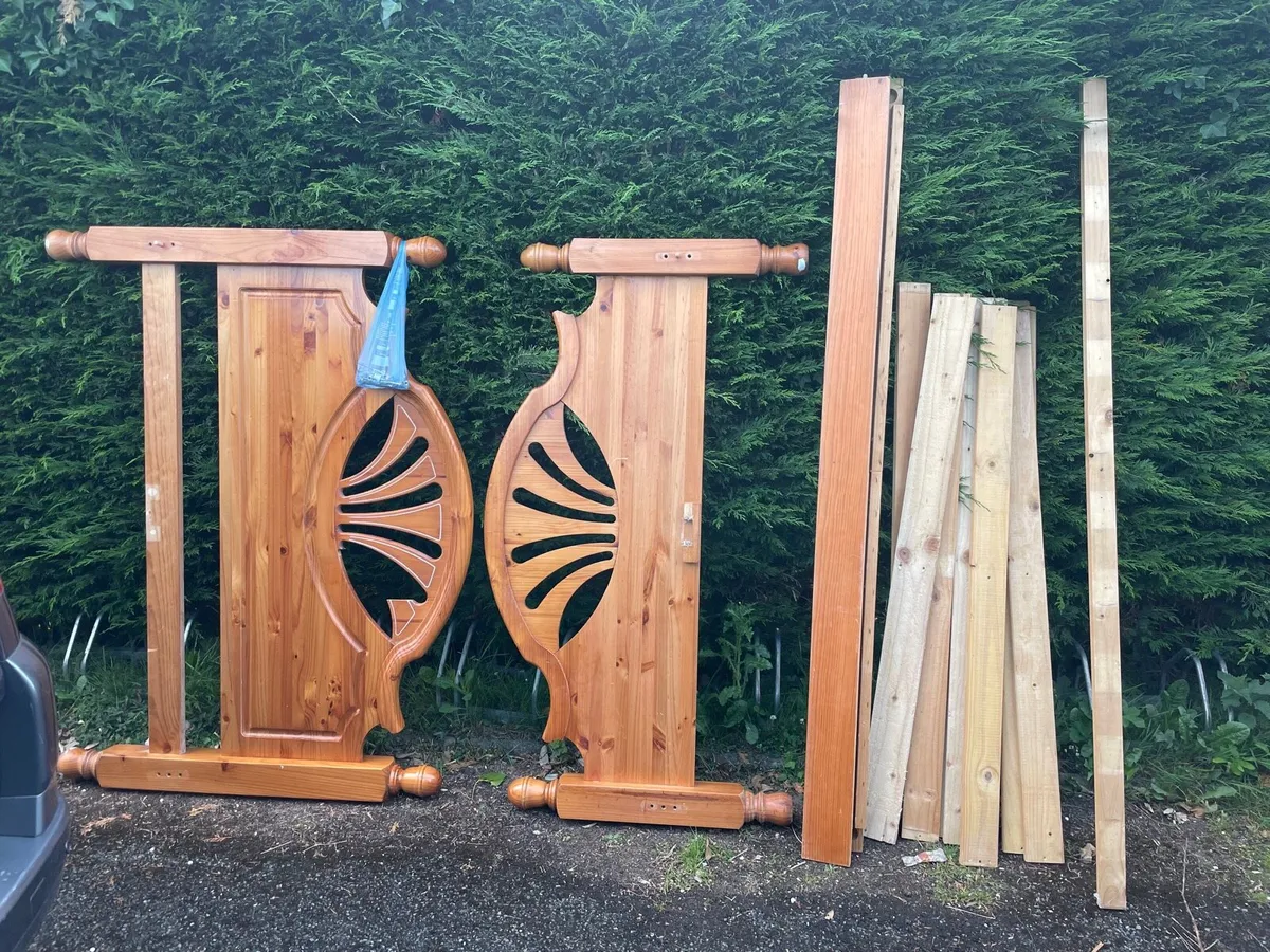Double bed frame pine 4,6 ft - Image 1