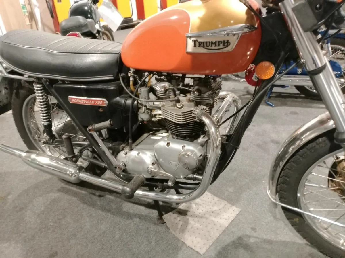 Vintage 1973 Triumph Bonneville T140 - Image 4
