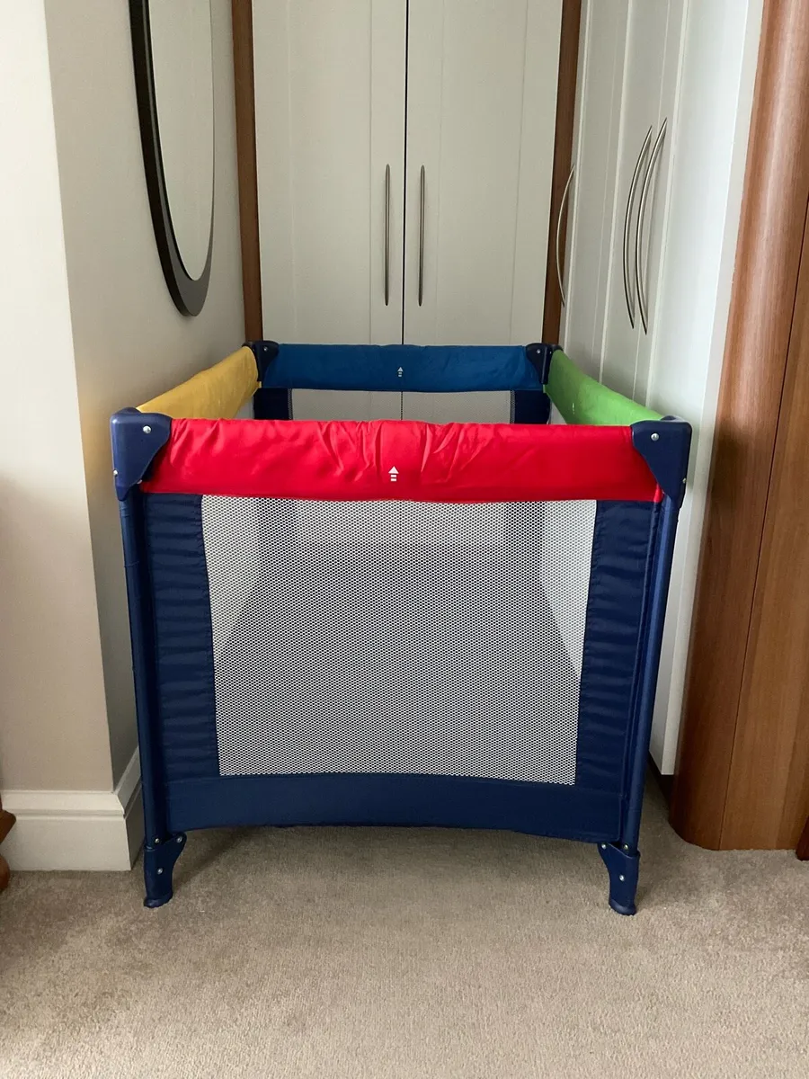 Travel cot - Image 2