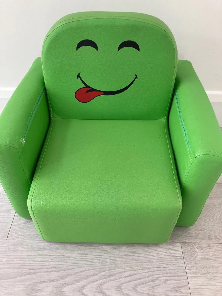 Toddler sofa chair - Image 1