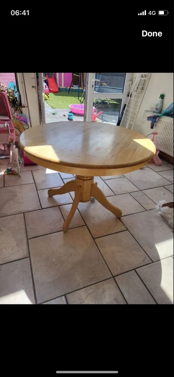 Round kitchen table oak