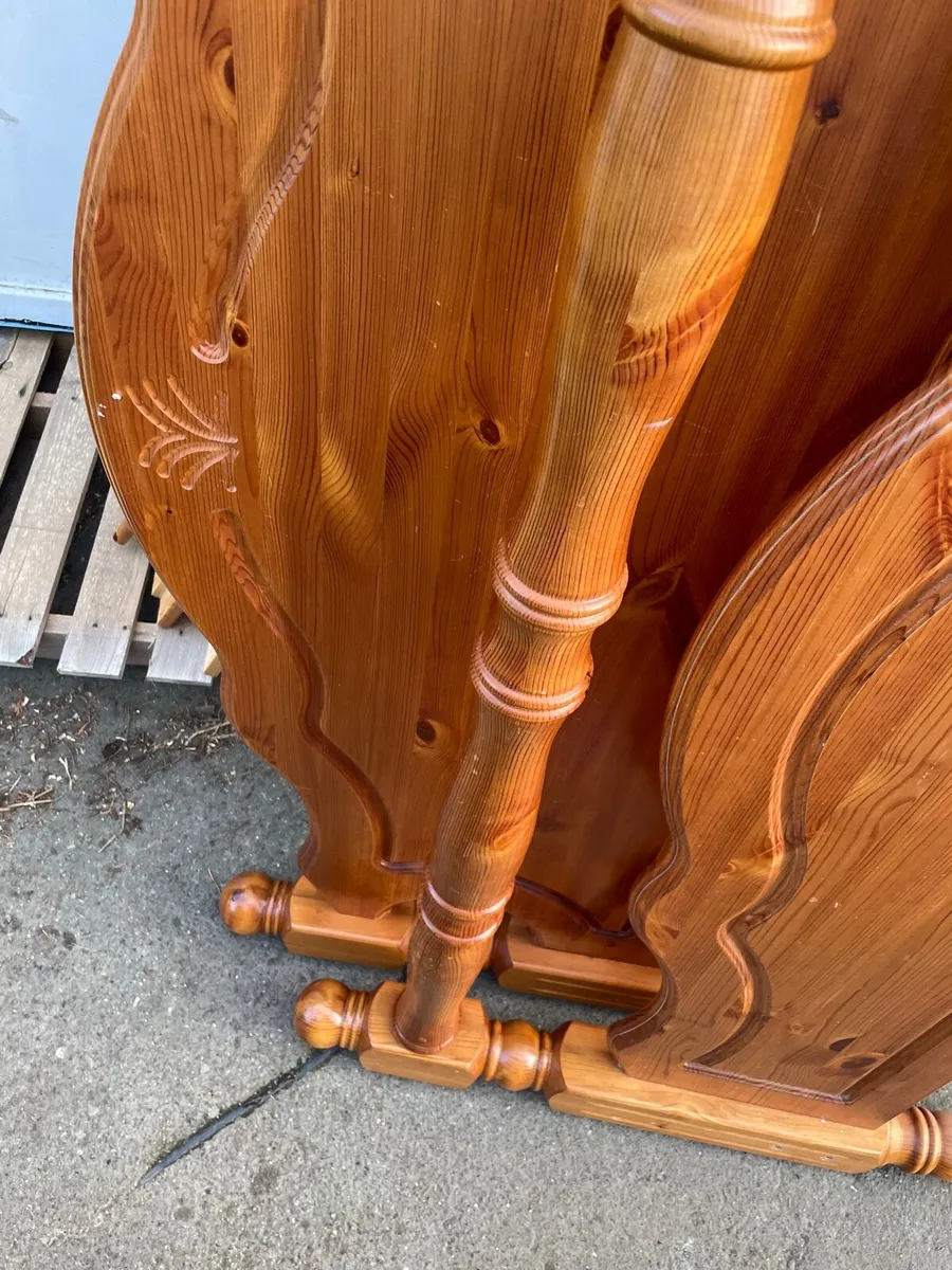 Heavy pine 5 ft (king size bed frame ) - Image 4
