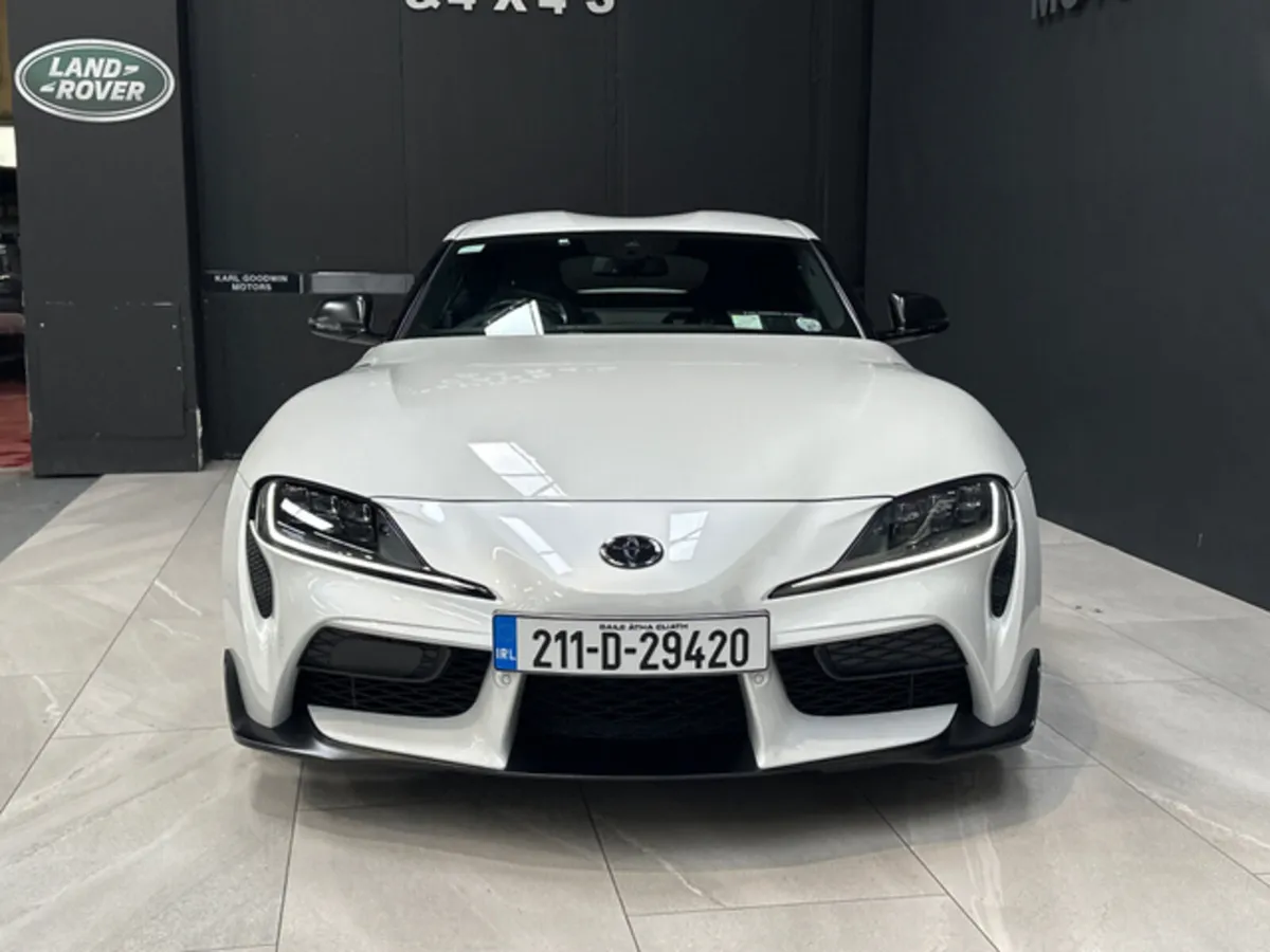 3.0 GR PREMIUM COUPE - Image 2