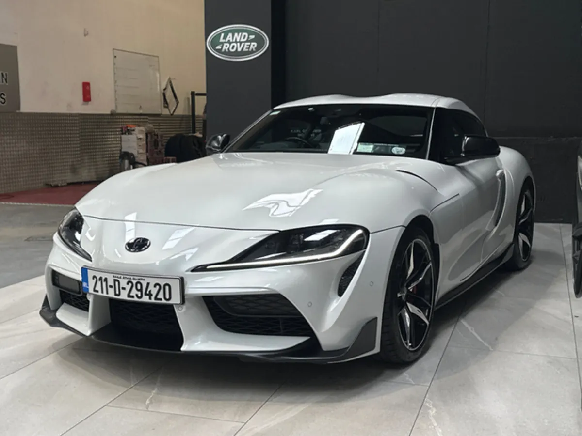 3.0 GR PREMIUM COUPE - Image 3