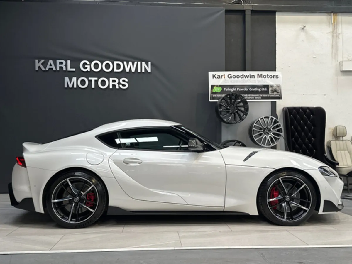 3.0 GR PREMIUM COUPE - Image 4