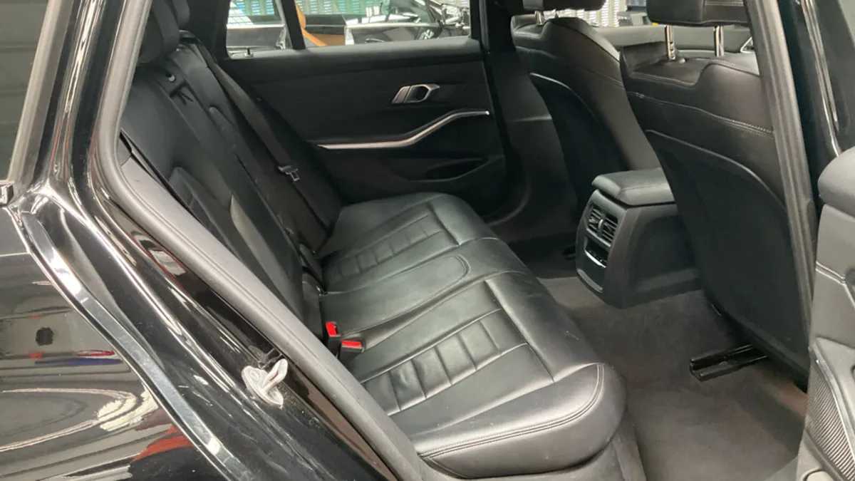 2022 BMW 3 SERIES 330e M SPORT AUTO HYBRID ESTATE - Image 4