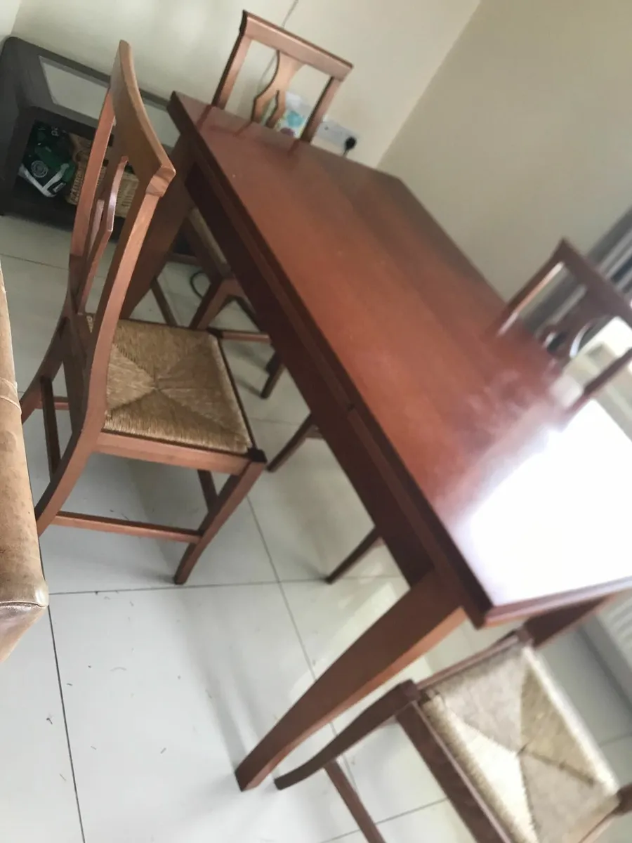 Kitchen Table and 4 chairs - Image 3