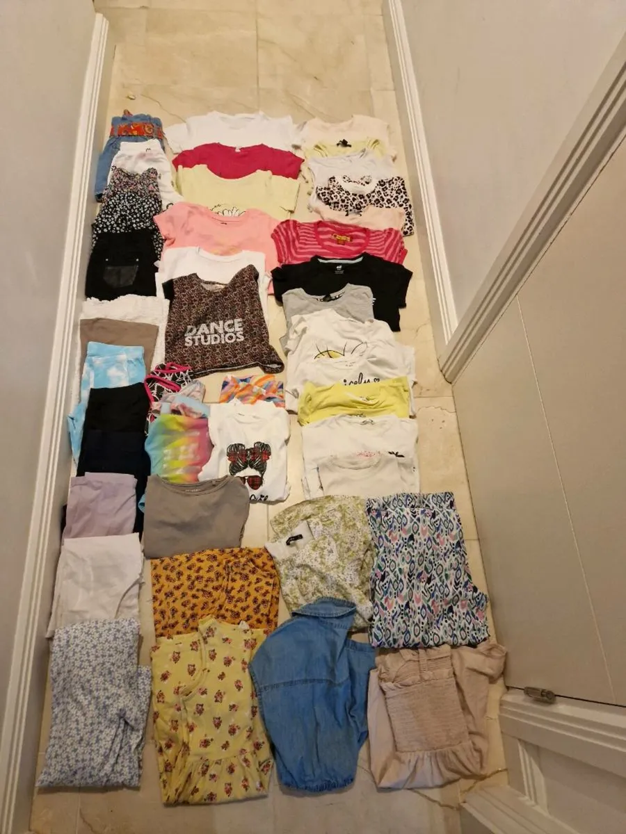 Girls ckothes 9-10 years - Image 1